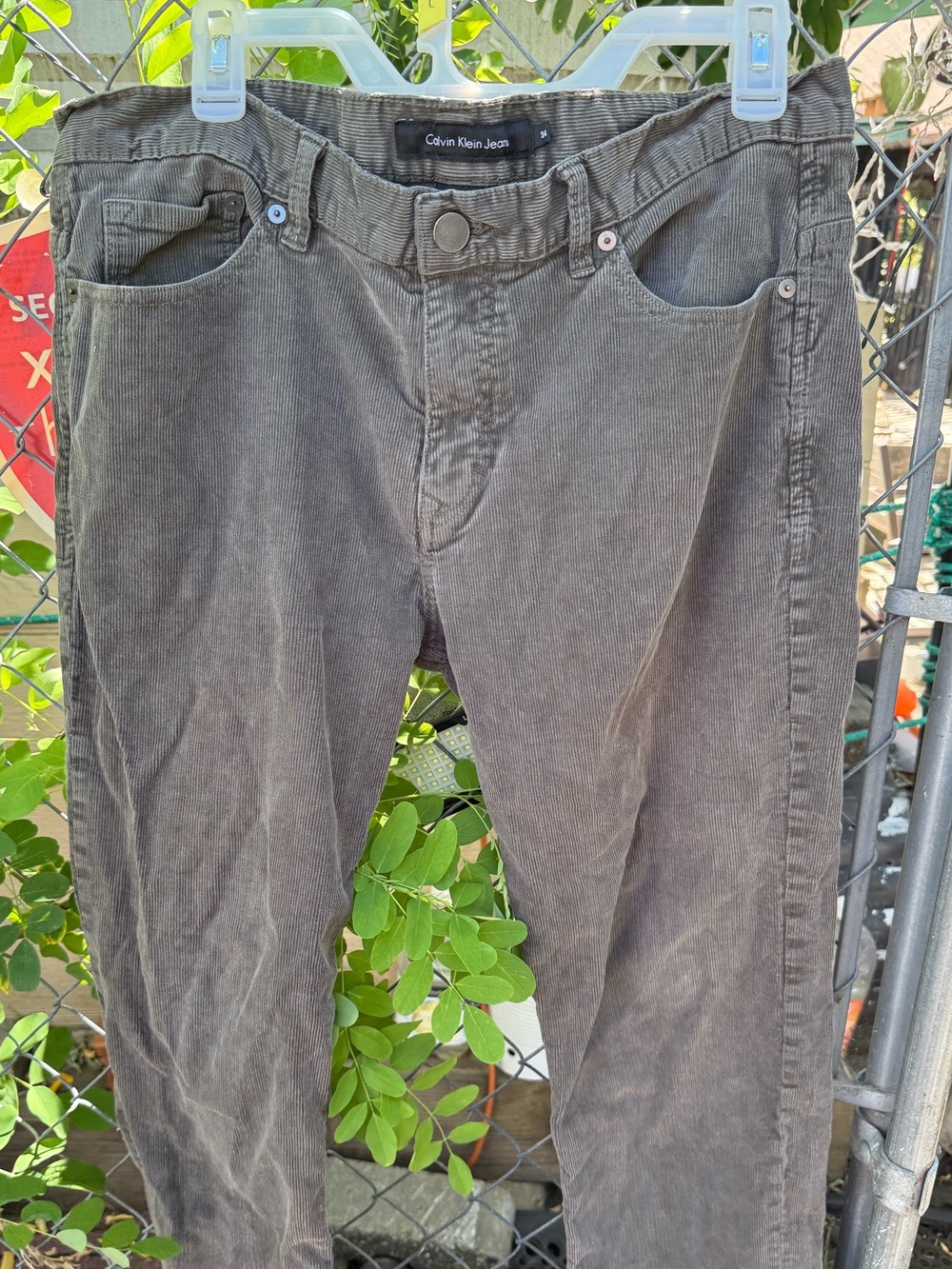 Calvin Klein Jeans Men's Fine Wale Corduroy 5 Pocket Pants earth Grey Size 34